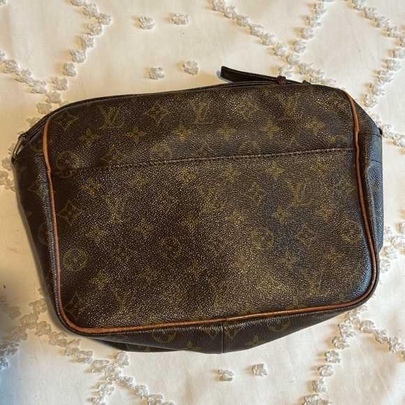 Authentic Louis Vuitton Monogram Dual Compartment Camera Messenger Crossbody Bag - Picture 3 of 16